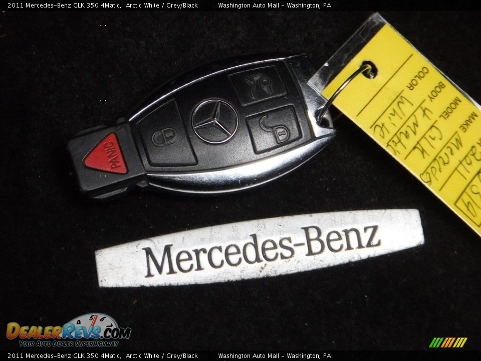 2011 Mercedes-Benz GLK 350 4Matic Arctic White / Grey/Black Photo #28