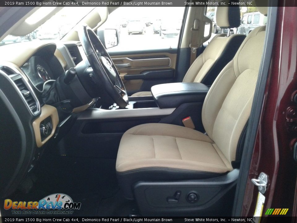 Front Seat of 2019 Ram 1500 Big Horn Crew Cab 4x4 Photo #11