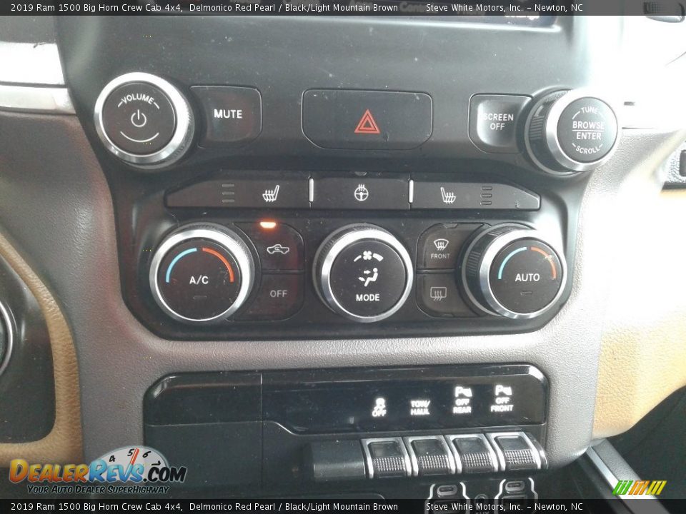 2019 Ram 1500 Big Horn Crew Cab 4x4 Delmonico Red Pearl / Black/Light Mountain Brown Photo #26