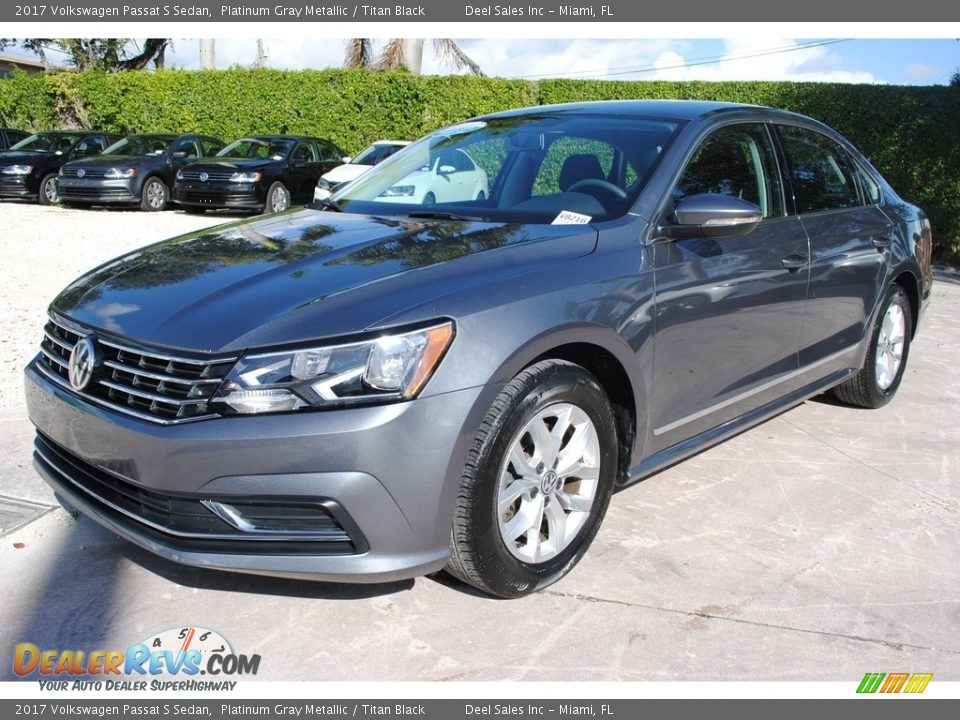 2017 Volkswagen Passat S Sedan Platinum Gray Metallic / Titan Black Photo #5