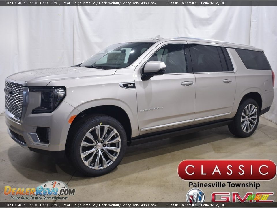 2021 GMC Yukon XL Denali 4WD Pearl Beige Metallic / Dark Walnut/­Very Dark Ash Gray Photo #1