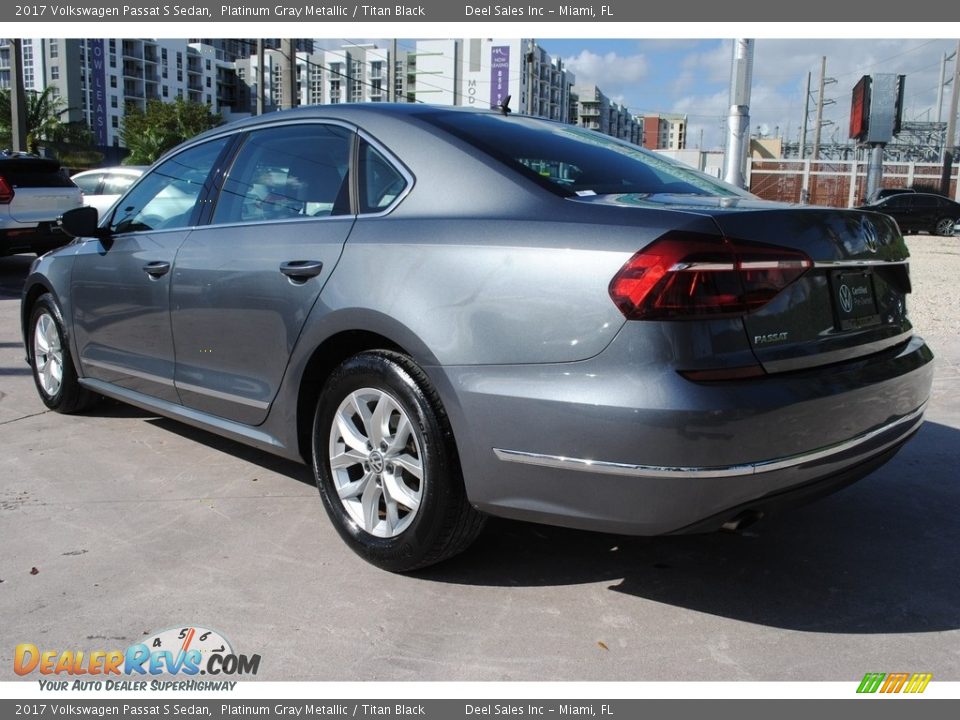 2017 Volkswagen Passat S Sedan Platinum Gray Metallic / Titan Black Photo #7