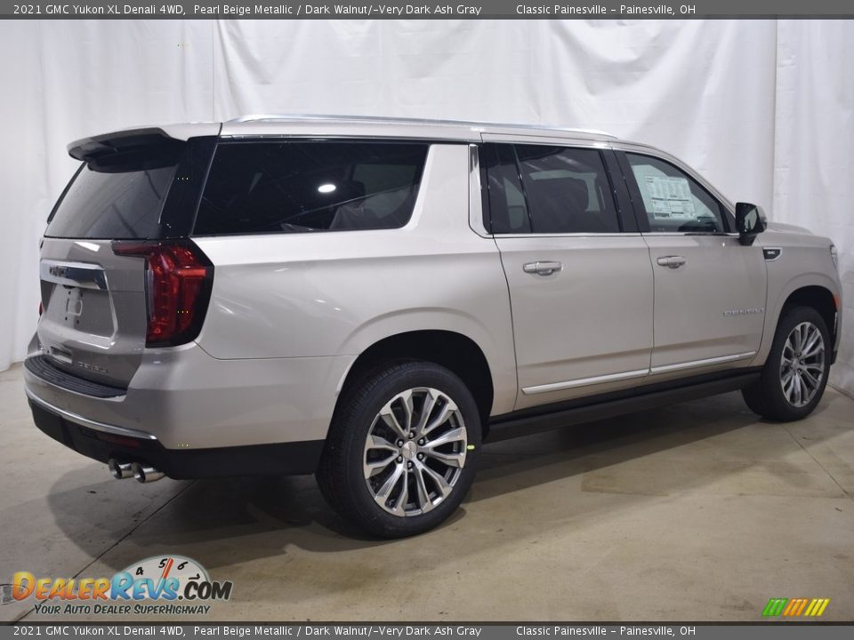 2021 GMC Yukon XL Denali 4WD Pearl Beige Metallic / Dark Walnut/­Very Dark Ash Gray Photo #2