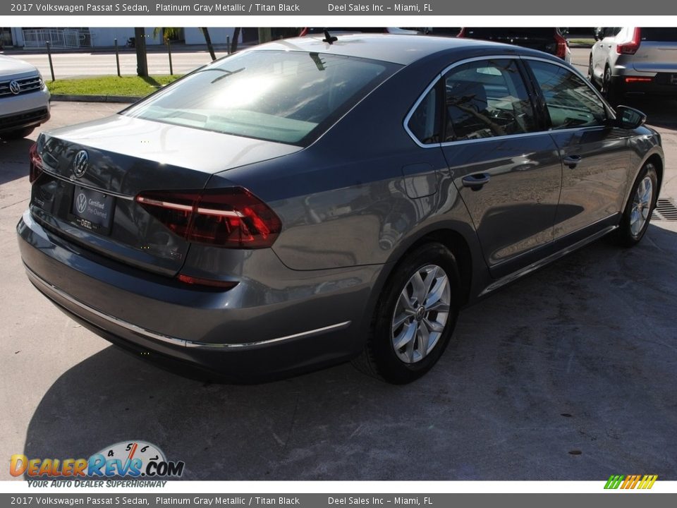 2017 Volkswagen Passat S Sedan Platinum Gray Metallic / Titan Black Photo #9