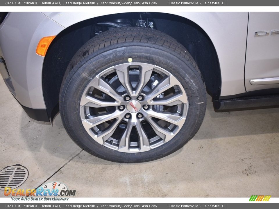 2021 GMC Yukon XL Denali 4WD Pearl Beige Metallic / Dark Walnut/­Very Dark Ash Gray Photo #5