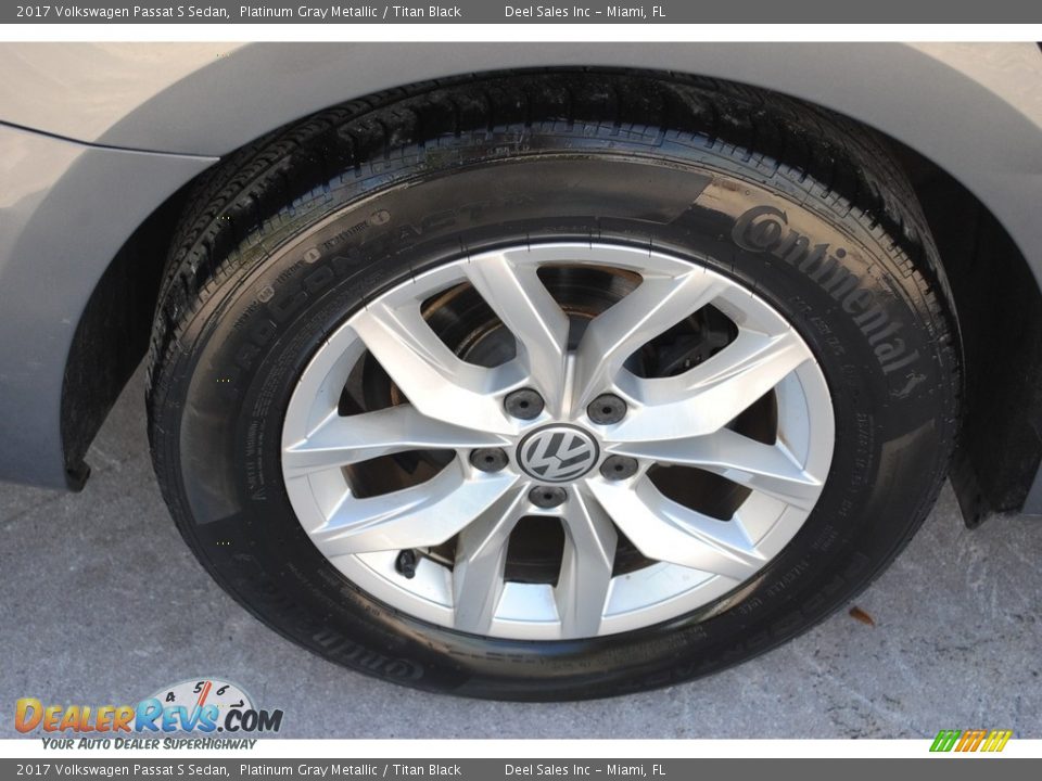 2017 Volkswagen Passat S Sedan Platinum Gray Metallic / Titan Black Photo #11