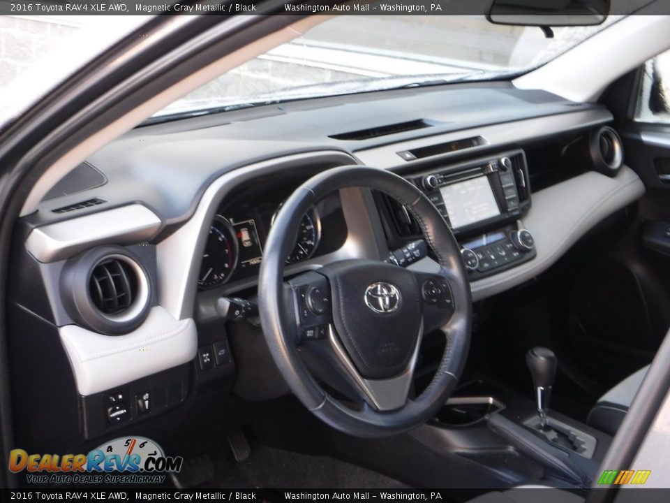 2016 Toyota RAV4 XLE AWD Magnetic Gray Metallic / Black Photo #18