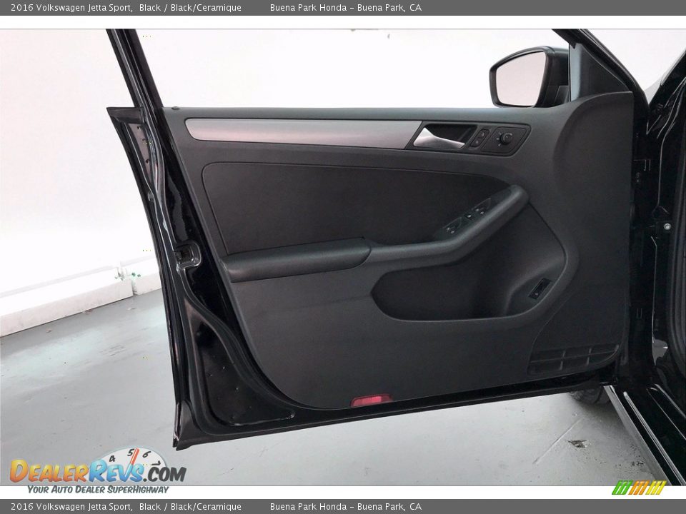 Door Panel of 2016 Volkswagen Jetta Sport Photo #25