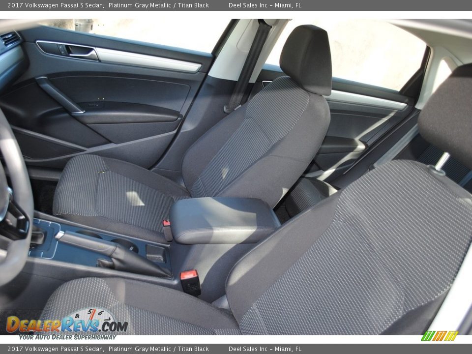 2017 Volkswagen Passat S Sedan Platinum Gray Metallic / Titan Black Photo #14