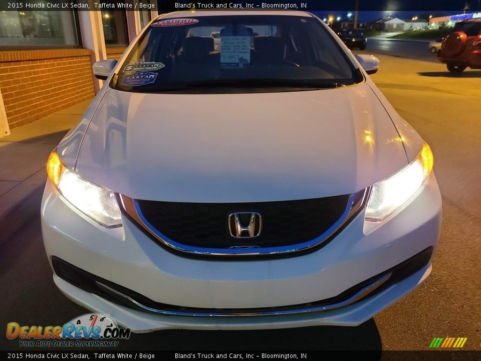 2015 Honda Civic LX Sedan Taffeta White / Beige Photo #35
