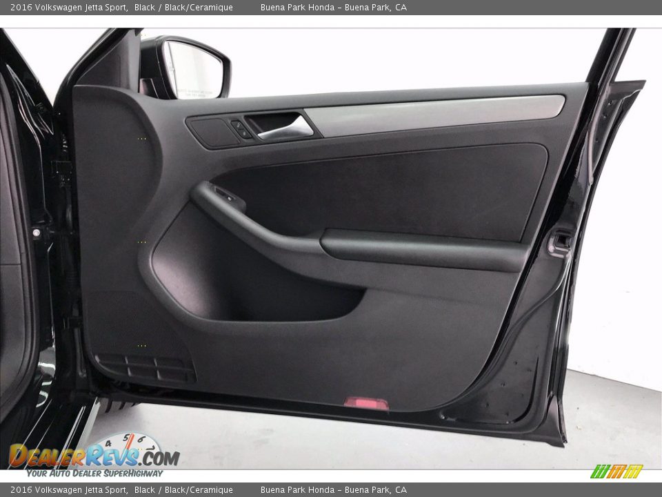 Door Panel of 2016 Volkswagen Jetta Sport Photo #29