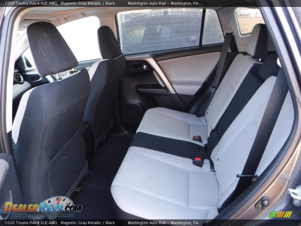 2016 Toyota RAV4 XLE AWD Magnetic Gray Metallic / Black Photo #25