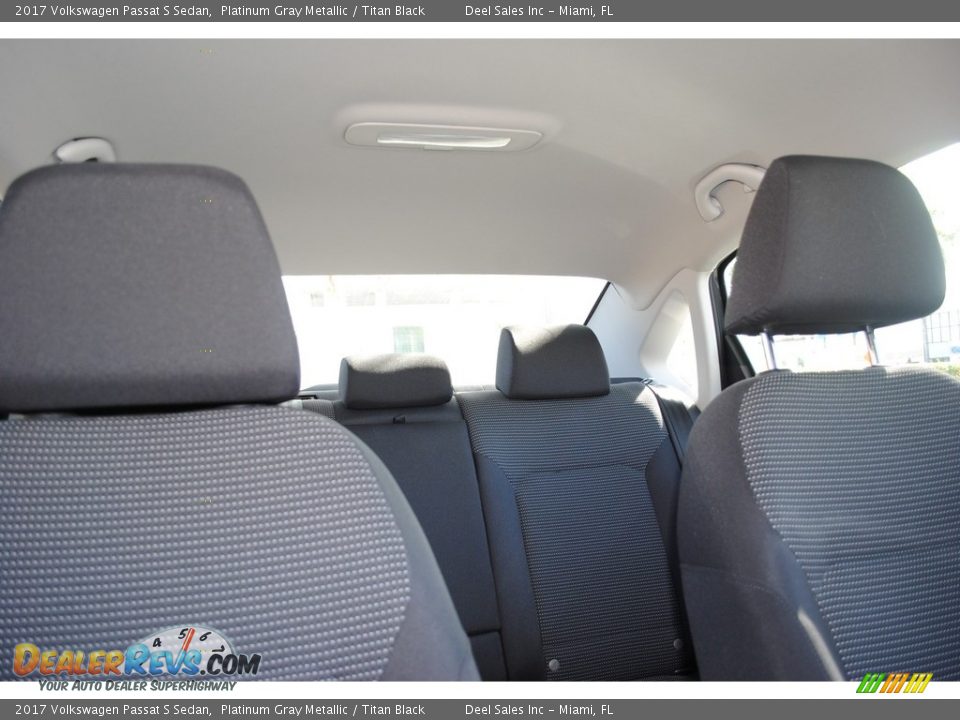 2017 Volkswagen Passat S Sedan Platinum Gray Metallic / Titan Black Photo #19