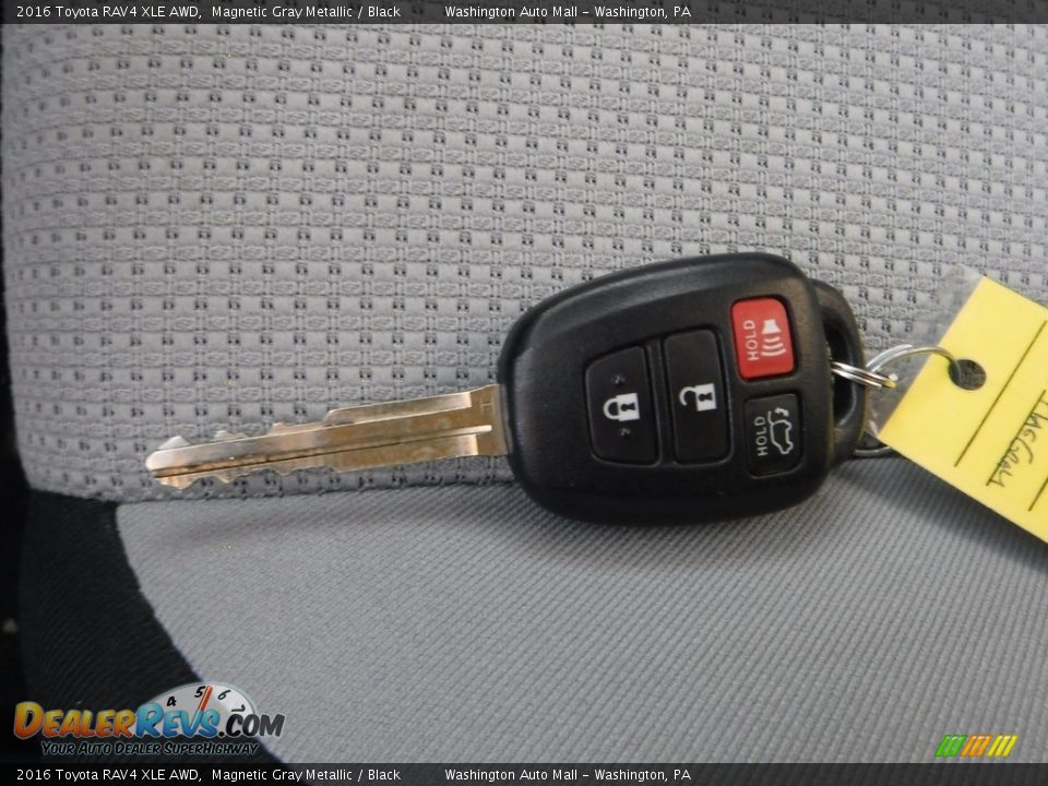 2016 Toyota RAV4 XLE AWD Magnetic Gray Metallic / Black Photo #28