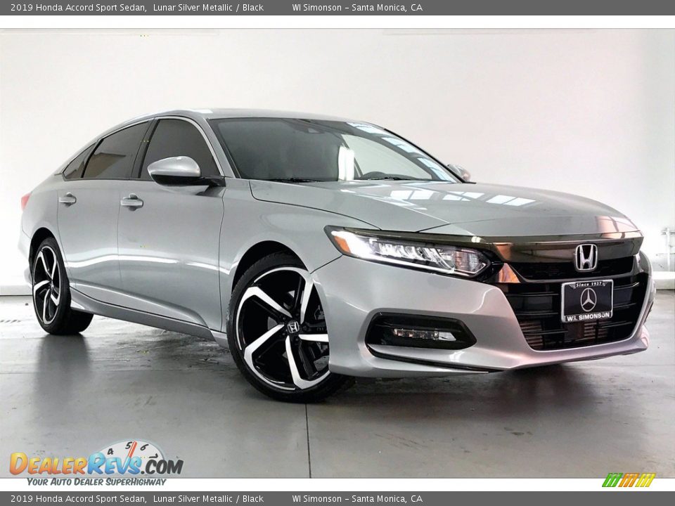 Front 3/4 View of 2019 Honda Accord Sport Sedan Photo #34