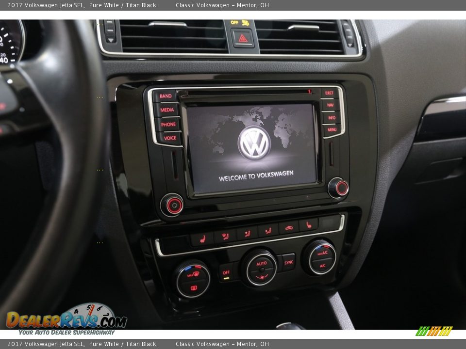 Controls of 2017 Volkswagen Jetta SEL Photo #9