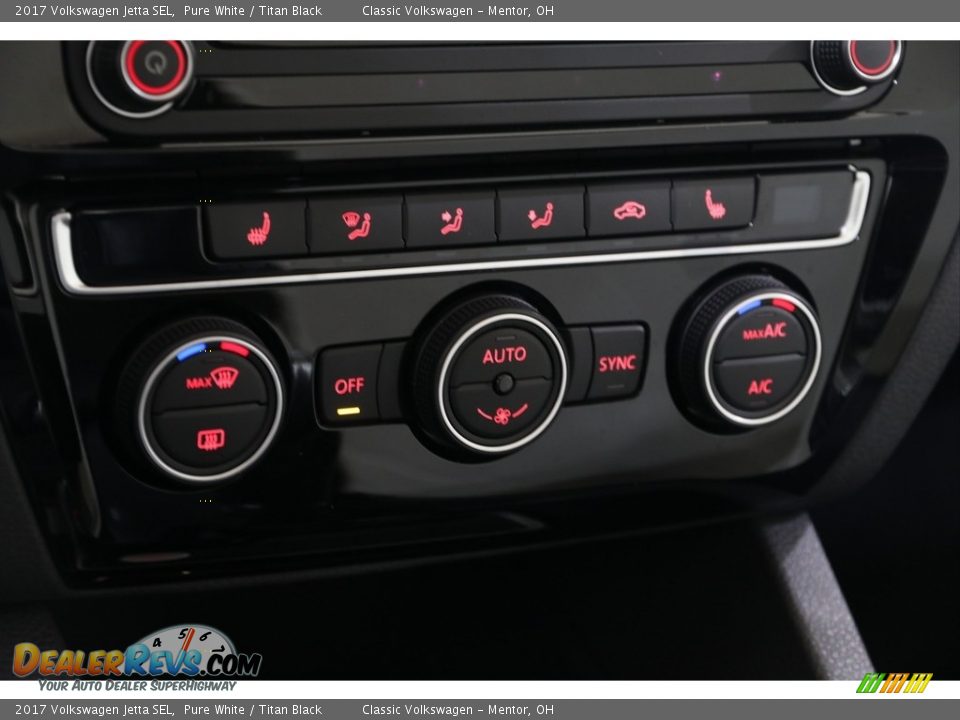 Controls of 2017 Volkswagen Jetta SEL Photo #15