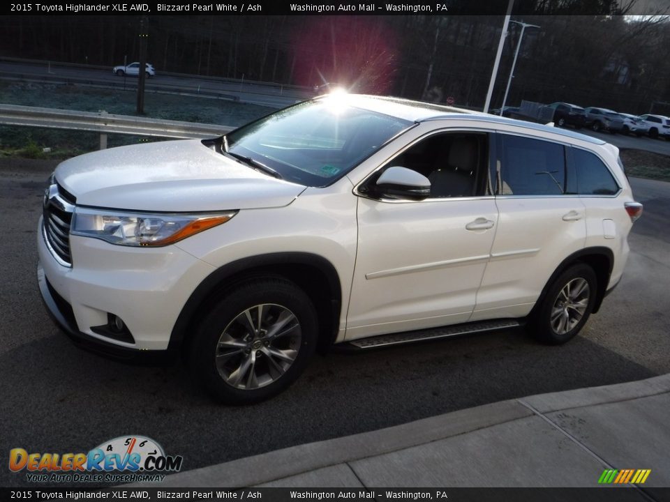 2015 Toyota Highlander XLE AWD Blizzard Pearl White / Ash Photo #12