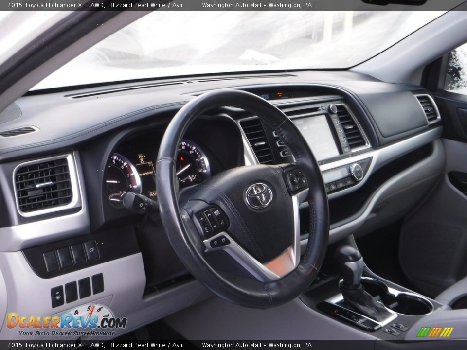 2015 Toyota Highlander XLE AWD Blizzard Pearl White / Ash Photo #19