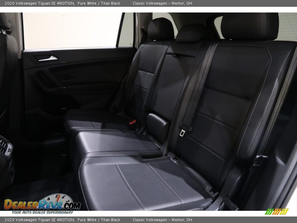 2020 Volkswagen Tiguan SE 4MOTION Pure White / Titan Black Photo #28