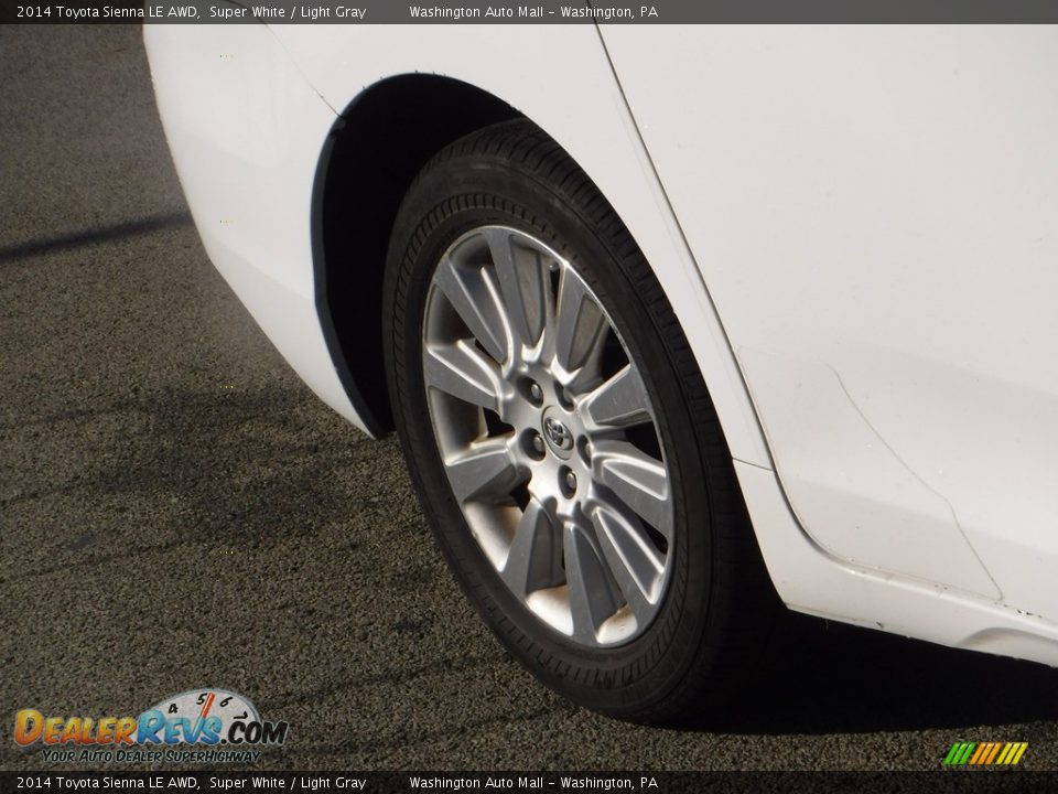 2014 Toyota Sienna LE AWD Super White / Light Gray Photo #8