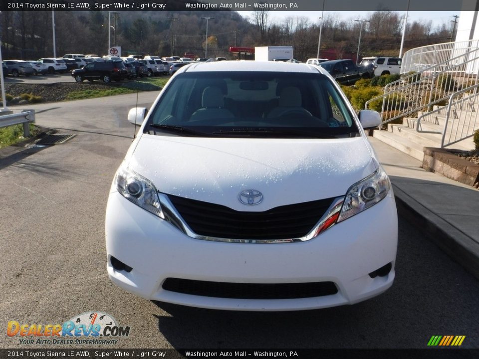 2014 Toyota Sienna LE AWD Super White / Light Gray Photo #9