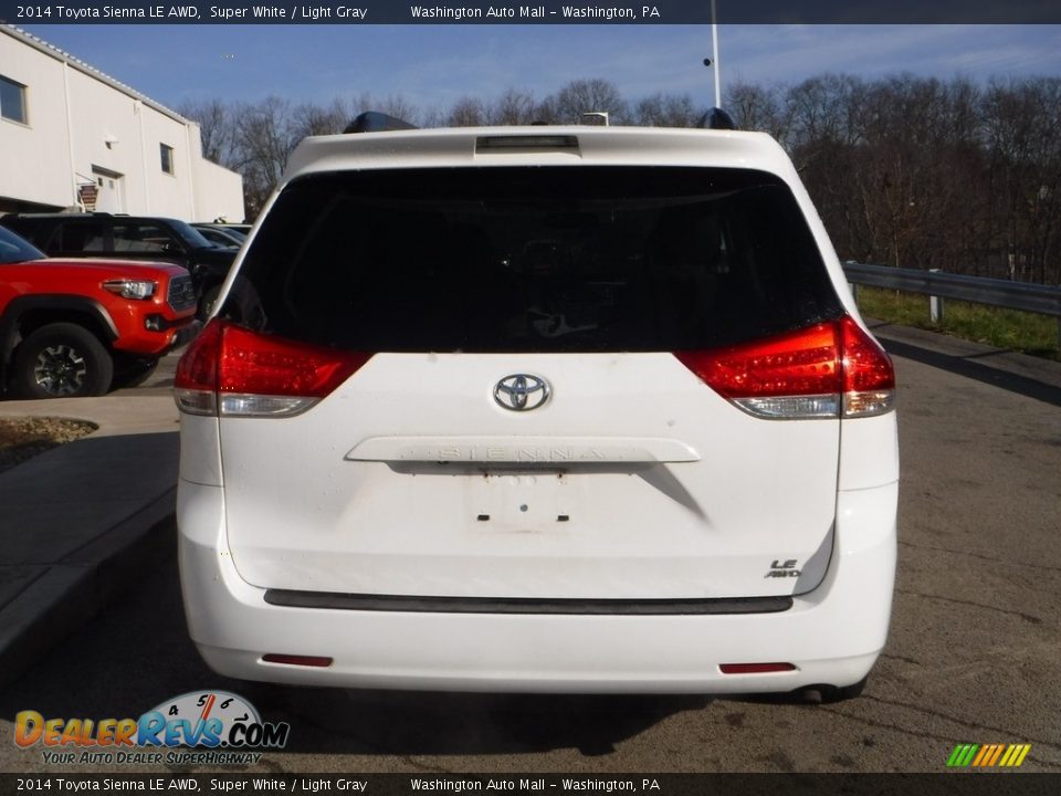 2014 Toyota Sienna LE AWD Super White / Light Gray Photo #12