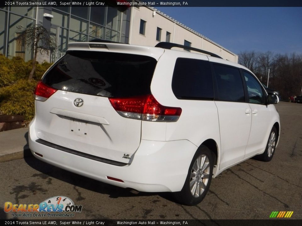 2014 Toyota Sienna LE AWD Super White / Light Gray Photo #13