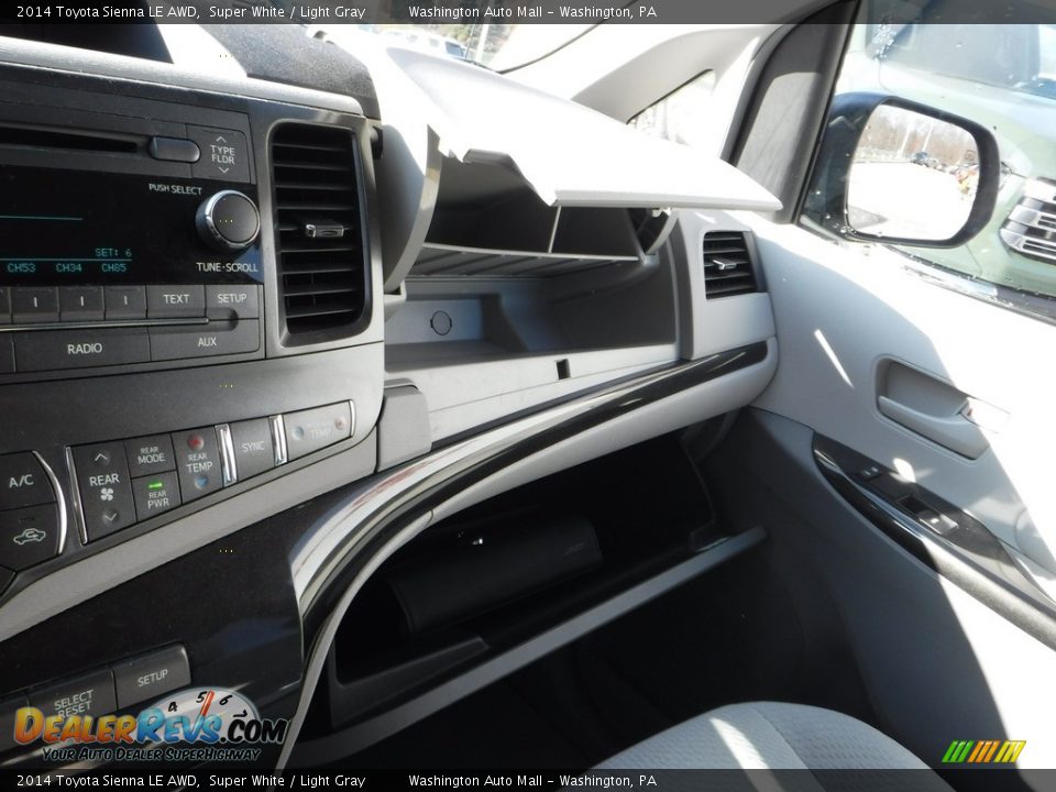 2014 Toyota Sienna LE AWD Super White / Light Gray Photo #23