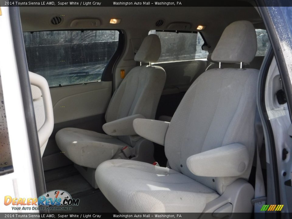 2014 Toyota Sienna LE AWD Super White / Light Gray Photo #24