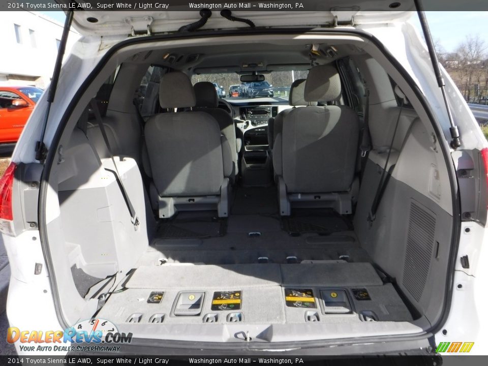 2014 Toyota Sienna LE AWD Super White / Light Gray Photo #27