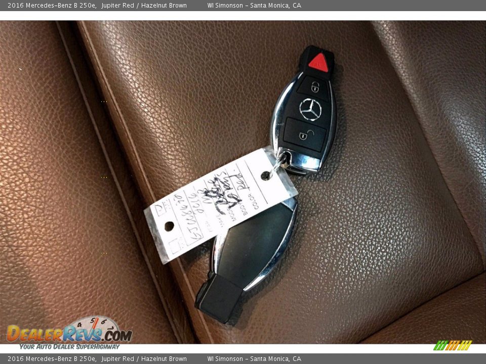 Keys of 2016 Mercedes-Benz B 250e Photo #11