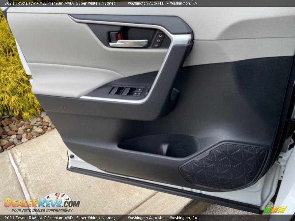 2021 Toyota RAV4 XLE Premium AWD Super White / Nutmeg Photo #21