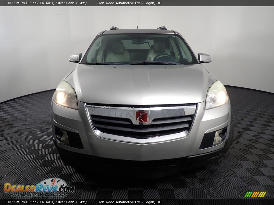 2007 Saturn Outlook XR AWD Silver Pearl / Gray Photo #6