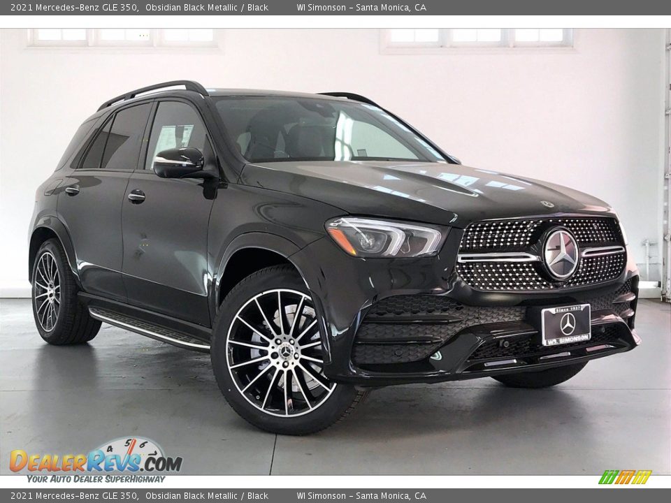 Front 3/4 View of 2021 Mercedes-Benz GLE 350 Photo #12