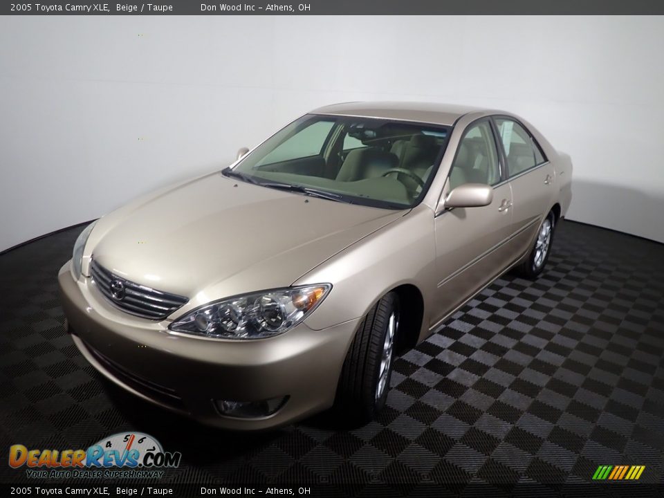 2005 Toyota Camry XLE Beige / Taupe Photo #4