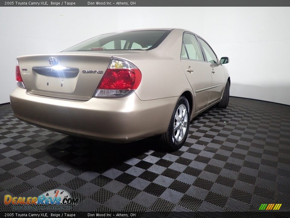2005 Toyota Camry XLE Beige / Taupe Photo #5