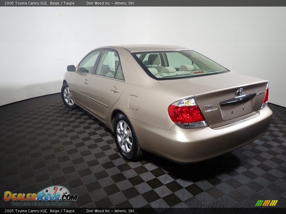 2005 Toyota Camry XLE Beige / Taupe Photo #7