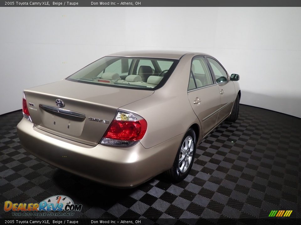 2005 Toyota Camry XLE Beige / Taupe Photo #8