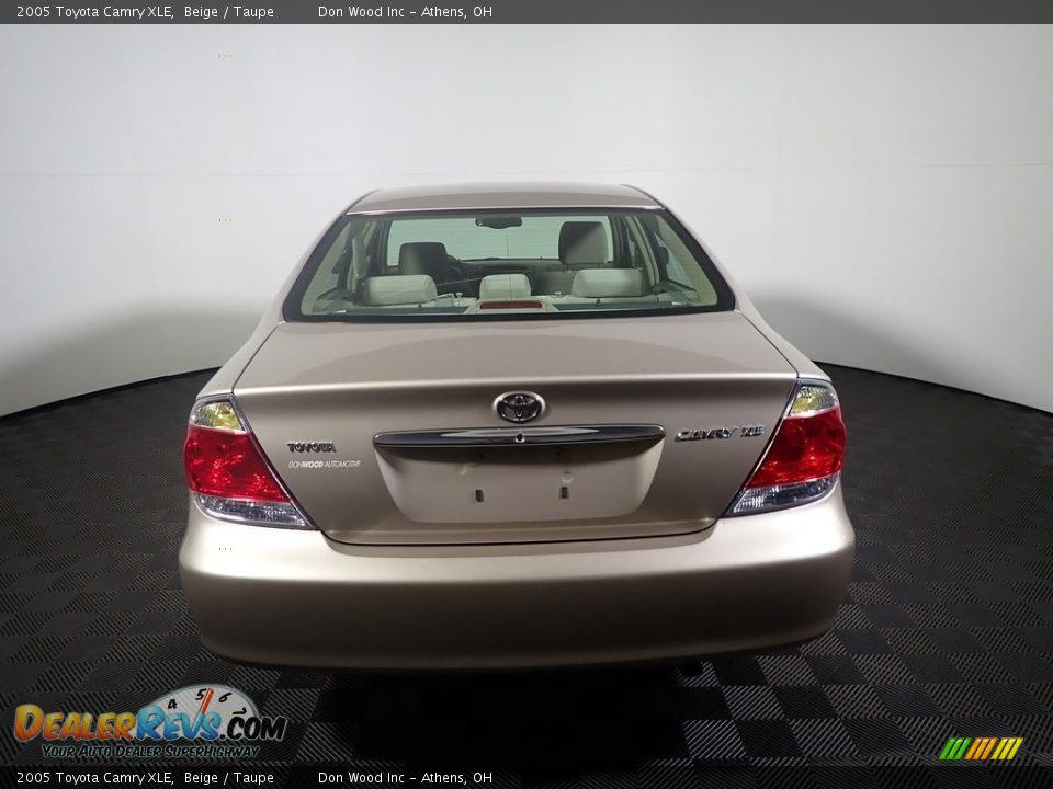 2005 Toyota Camry XLE Beige / Taupe Photo #11
