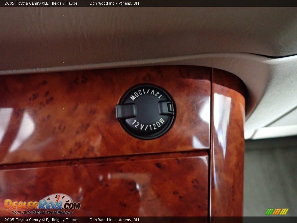2005 Toyota Camry XLE Beige / Taupe Photo #23