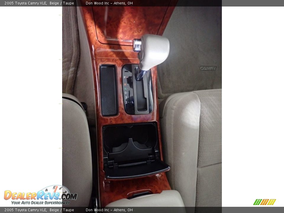 2005 Toyota Camry XLE Beige / Taupe Photo #24