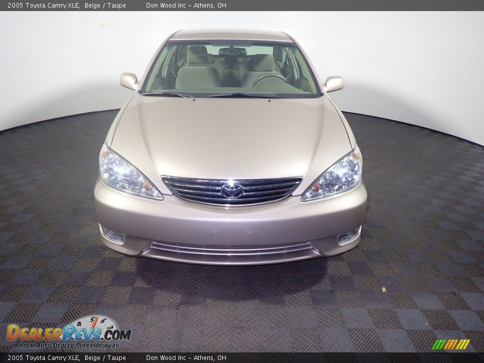 2005 Toyota Camry XLE Beige / Taupe Photo #33