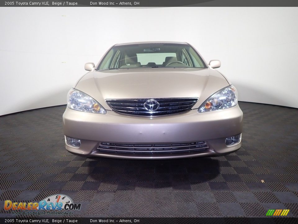 2005 Toyota Camry XLE Beige / Taupe Photo #34
