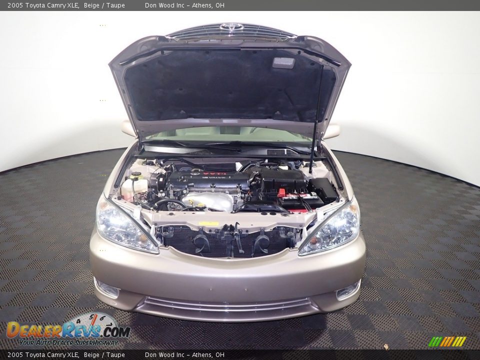2005 Toyota Camry XLE Beige / Taupe Photo #35