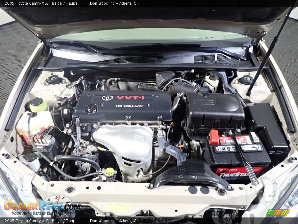 2005 Toyota Camry XLE Beige / Taupe Photo #36