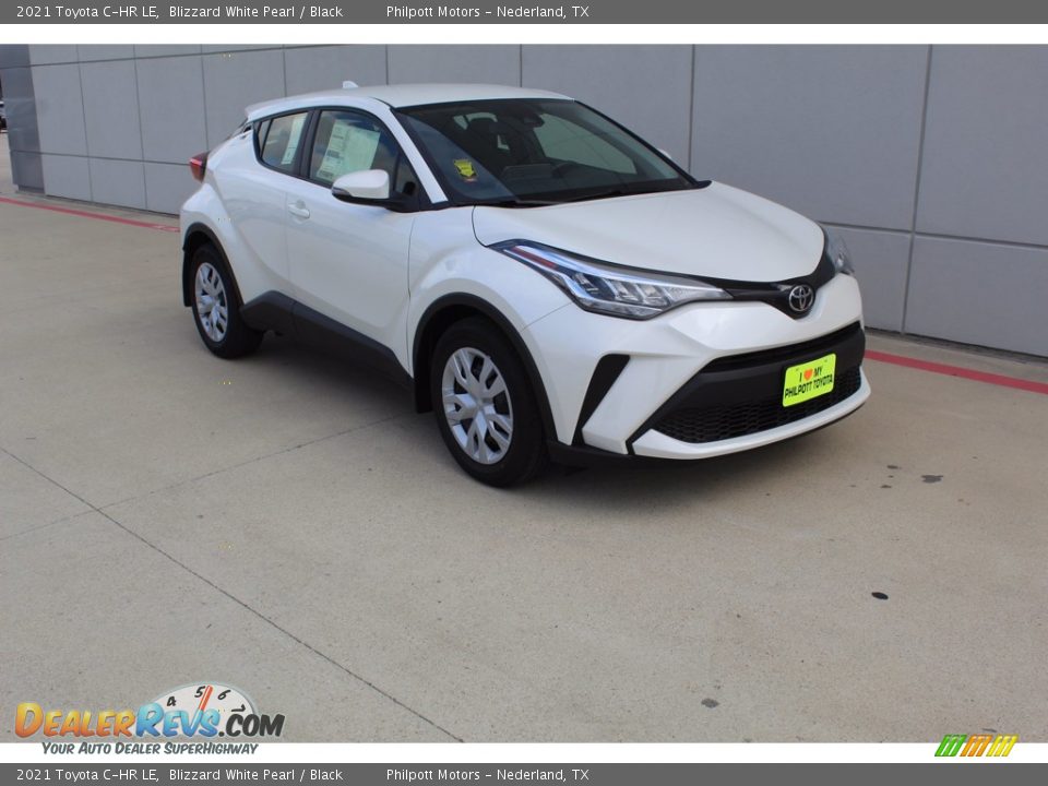 Front 3/4 View of 2021 Toyota C-HR LE Photo #2