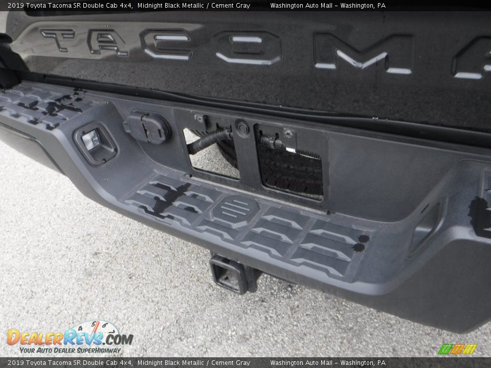 2019 Toyota Tacoma SR Double Cab 4x4 Midnight Black Metallic / Cement Gray Photo #17
