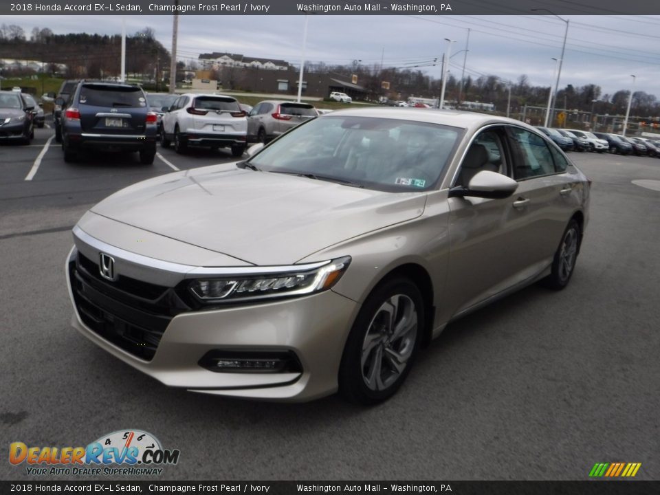 Front 3/4 View of 2018 Honda Accord EX-L Sedan Photo #6