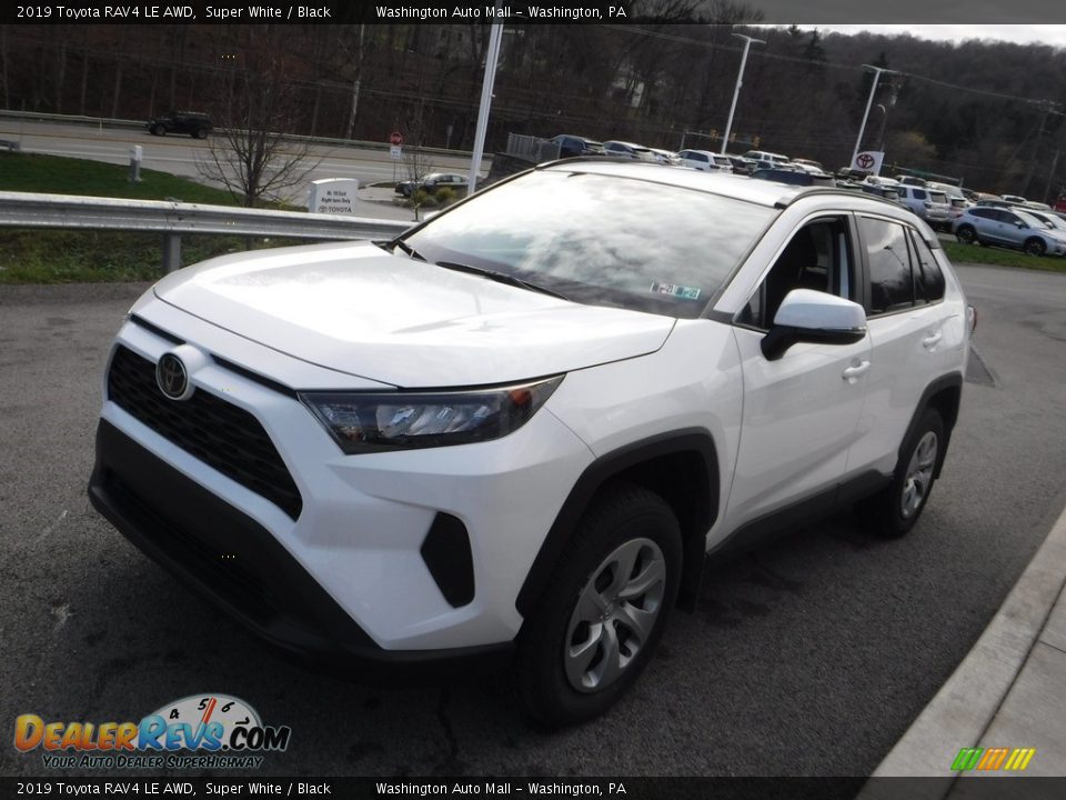 2019 Toyota RAV4 LE AWD Super White / Black Photo #11